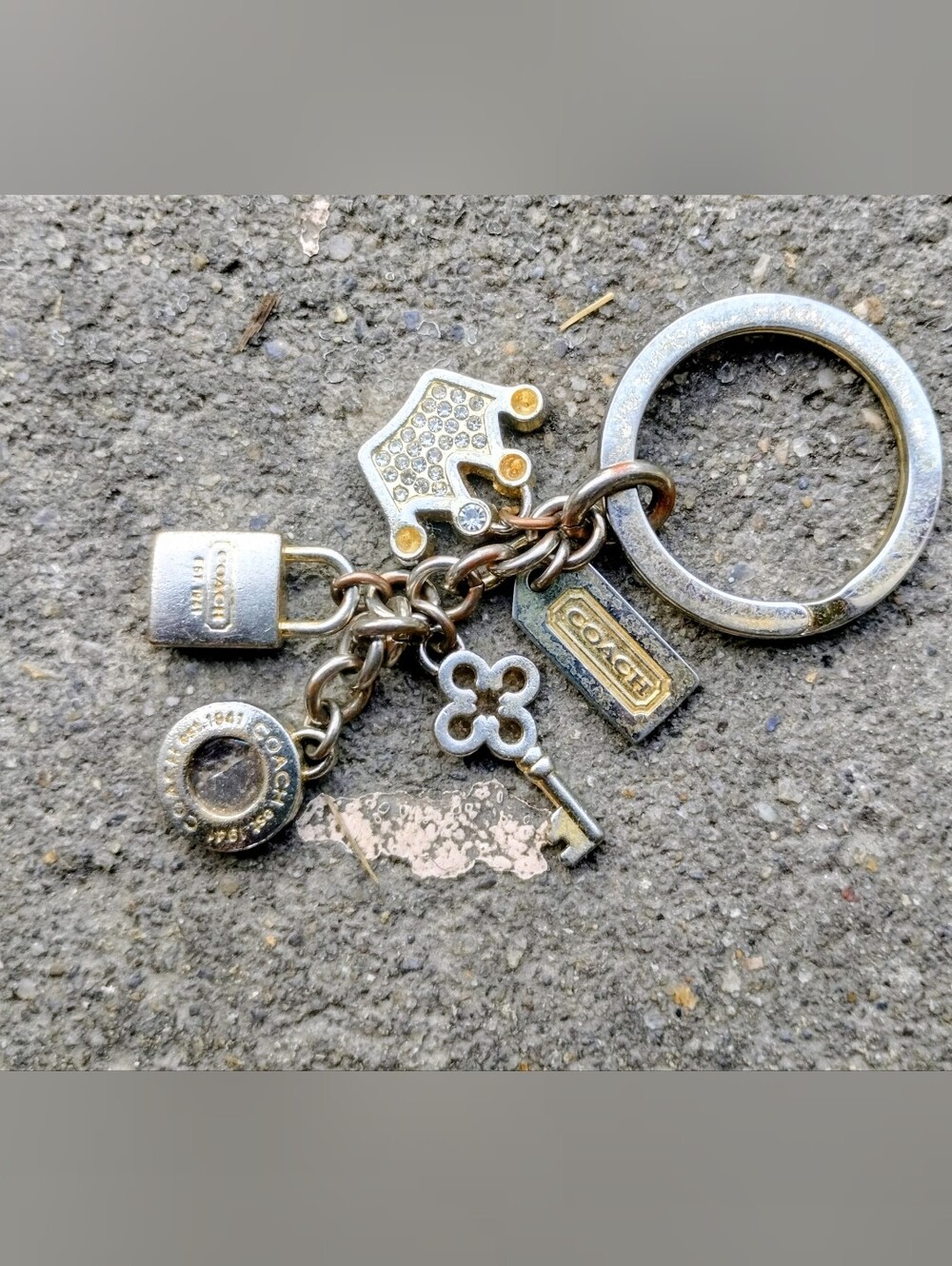 COACH Crown Lock & Key Multi charm gold tone signature cluster keychain VGE Y2K